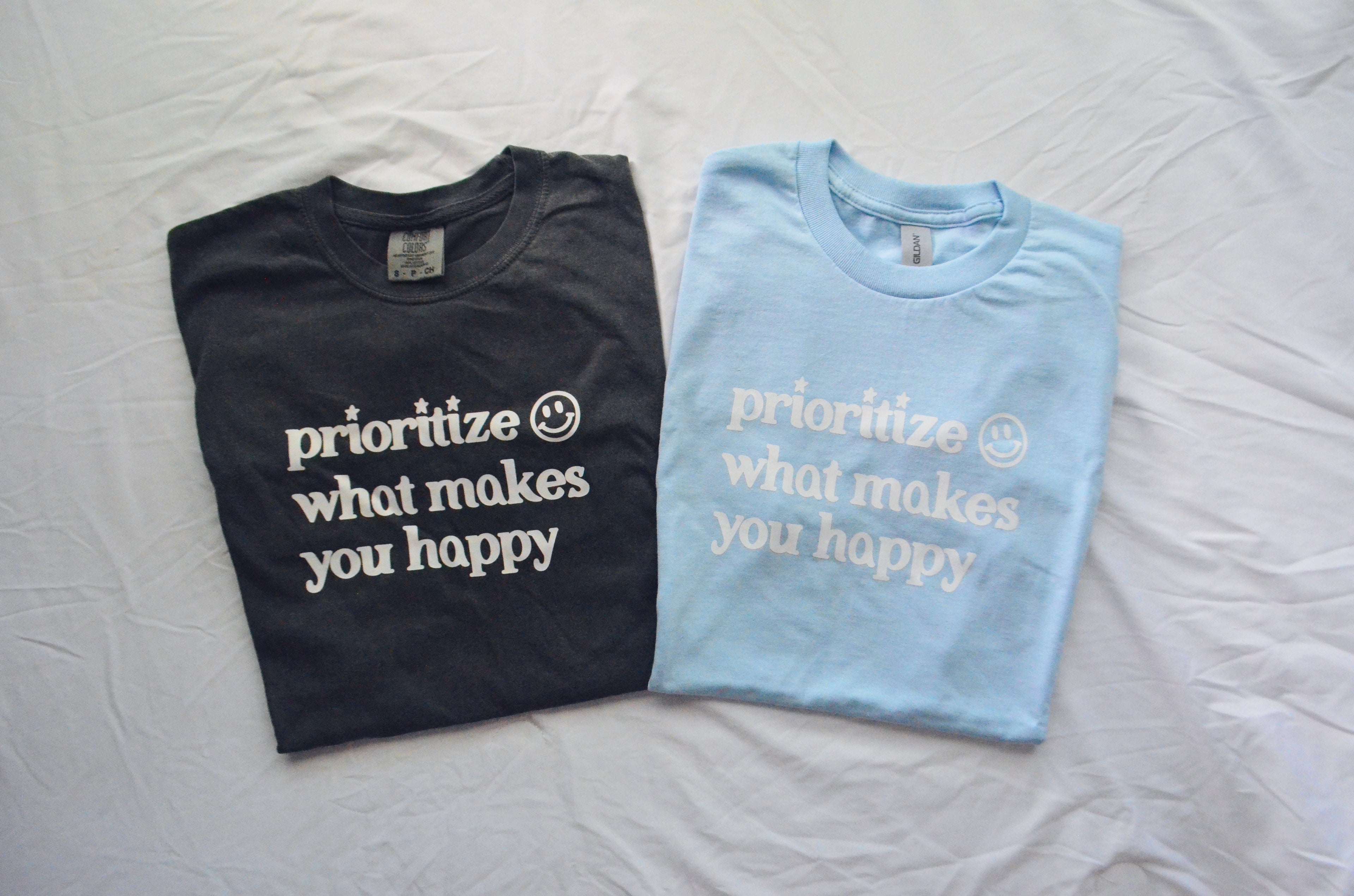 Grey Prioritize What Makes You Happy Tee